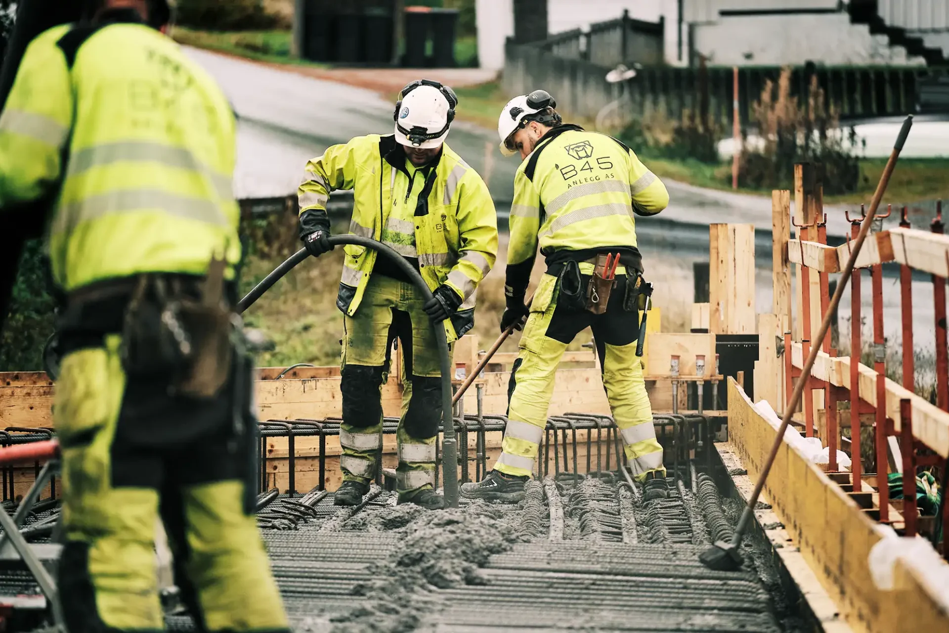 E134 Høydalsmo, Ofte bru