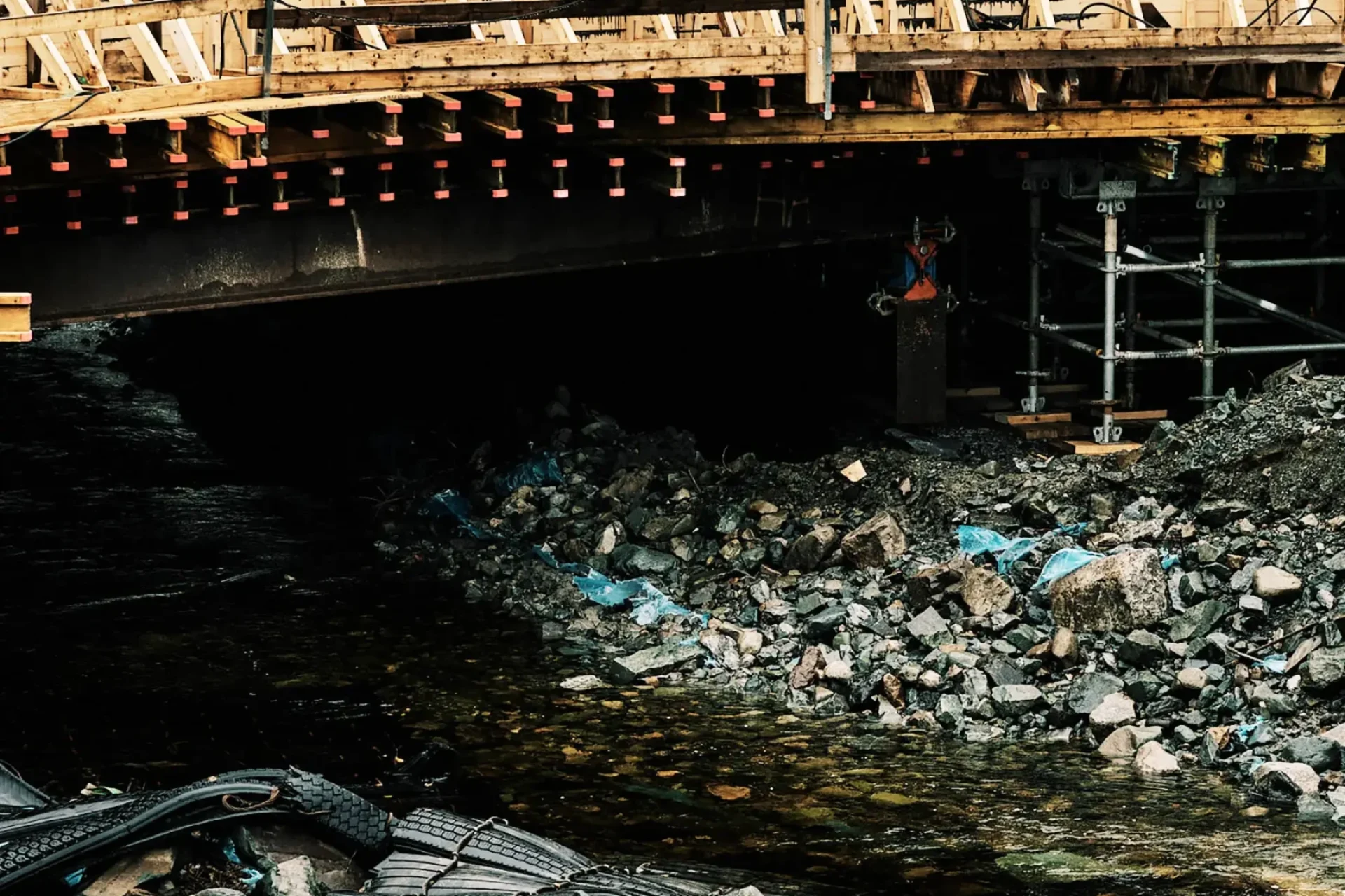 E134 Høydalsmo, Ofte bru